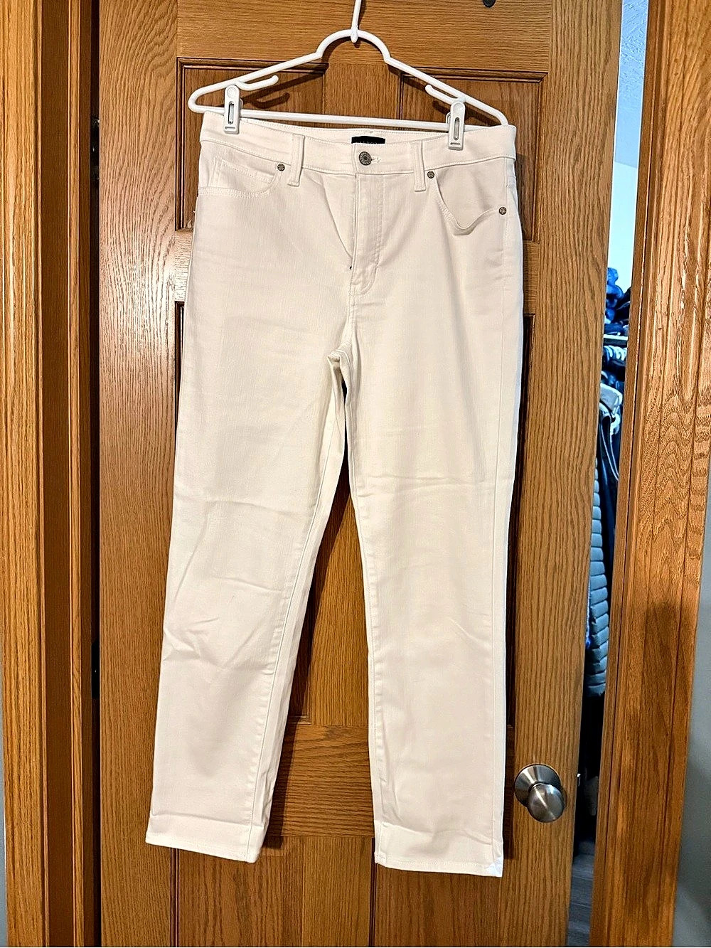 Talbots Straight Leg Jean Jeans in White Size 8P Like New